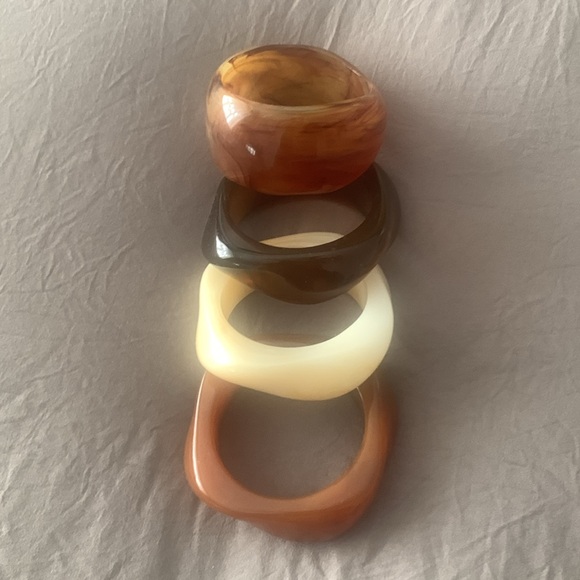 Nude acrylic bangle set - Picture 2 of 6